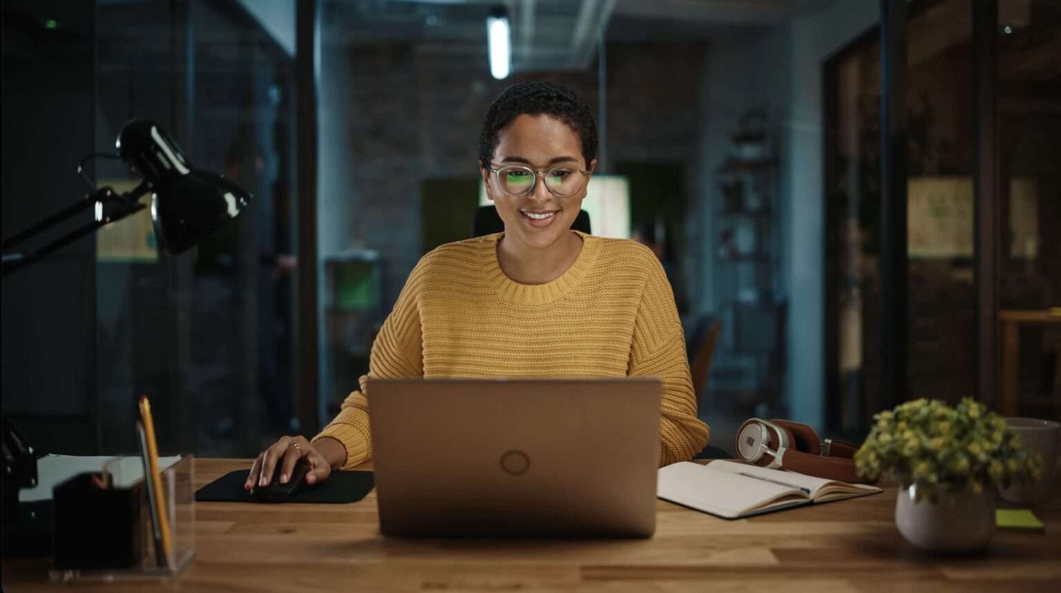 An office worker concentrating at a desk